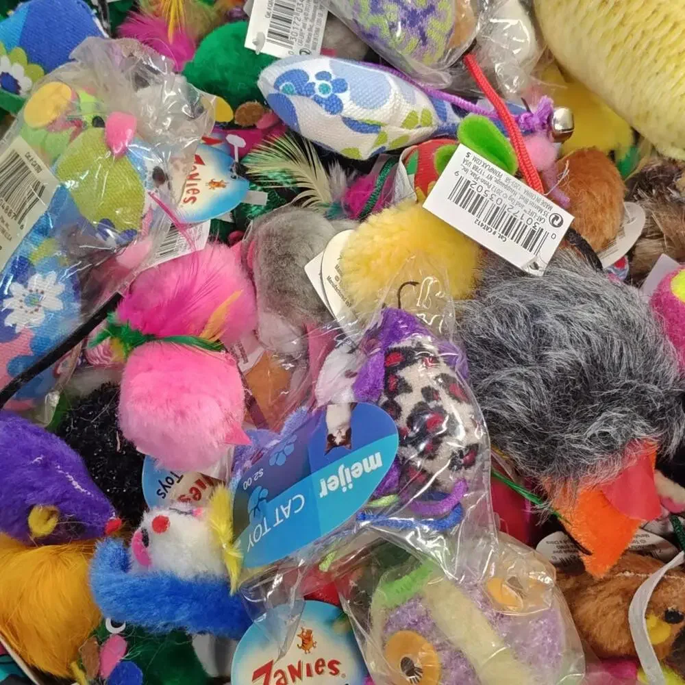Cat Toys  Bulk 20 Toys Many Nice Brands Always Different Selection